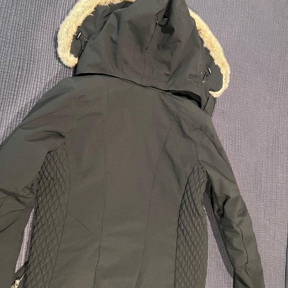 Obermeyer, Woman's Ski /Winter Jacket  -the  Siren Faux Fur Insulated Ski Jacket - Picture 5 of 6